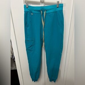 Women’s jogger scrubs